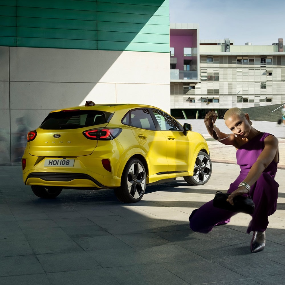 Πίσω άποψη ενός ηλεκτρικού Ford Puma Gen-E®.