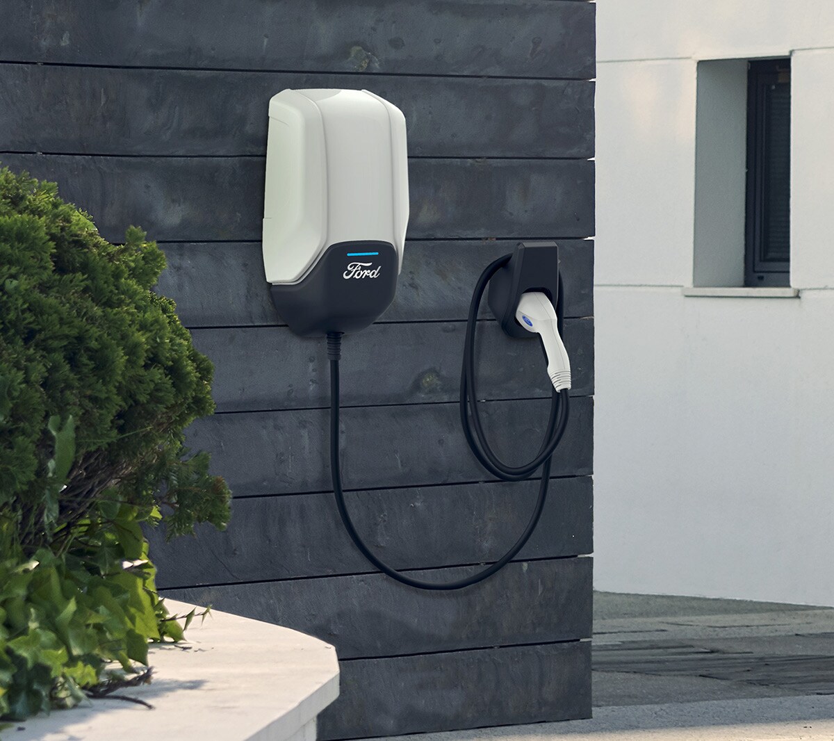Ford Kuga outdoor charging port