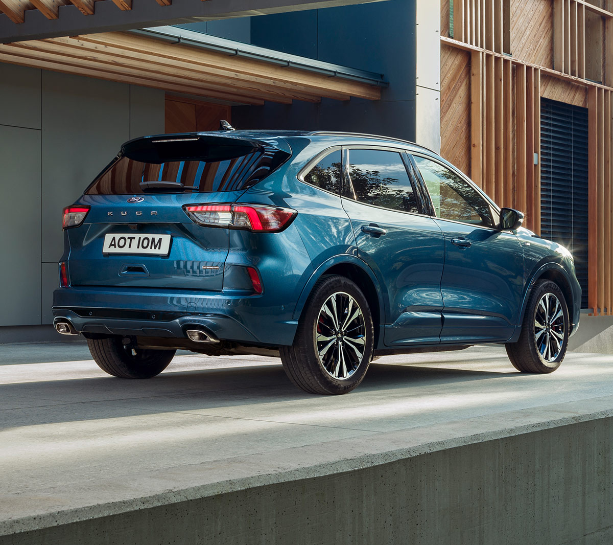 Νέο Ford Kuga Διατίθεται ως Plug in Hybrid SUV Ford GR
