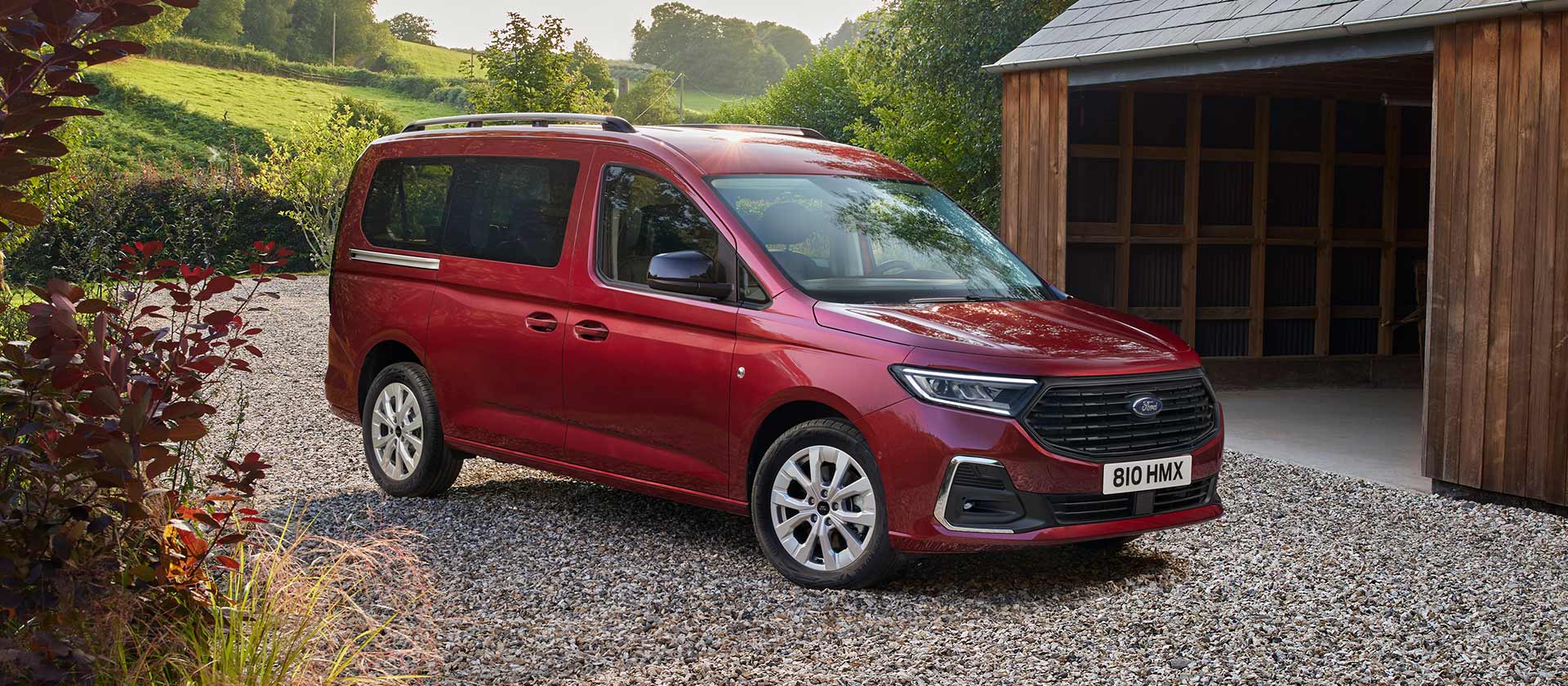 A front 3/4 view of Ford Tourneo Connect