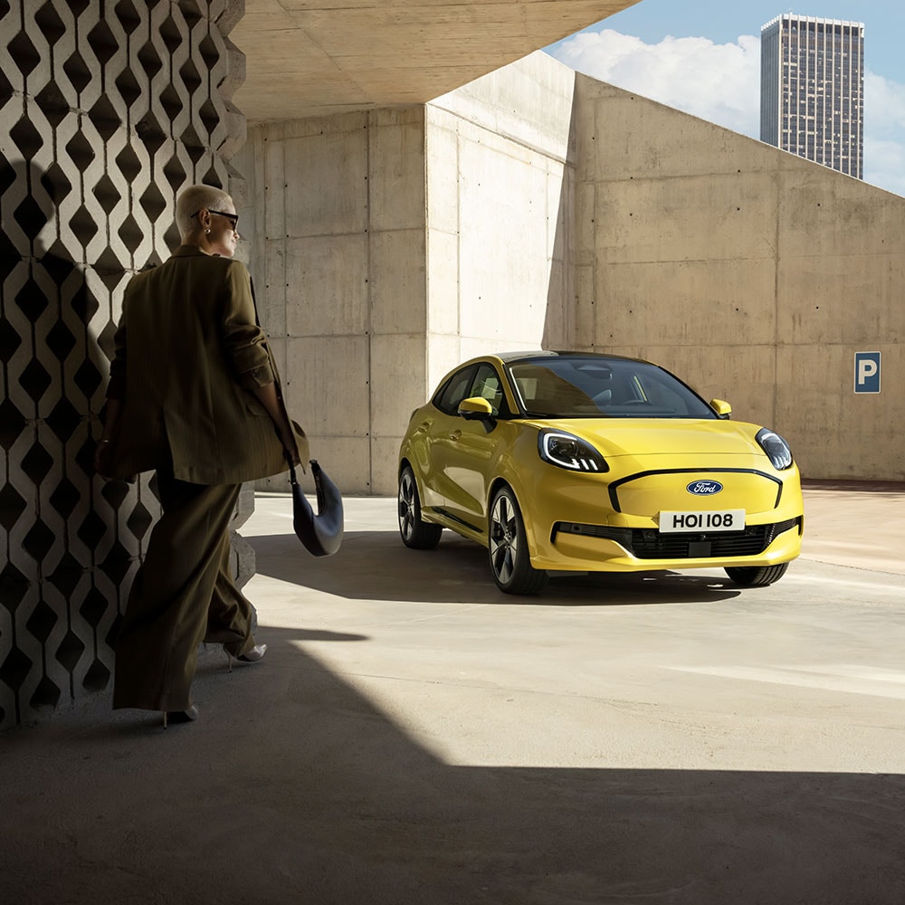 Το νέο ηλεκτρικό Ford Puma Gen-E® σε Electric Yellow χρώμα.