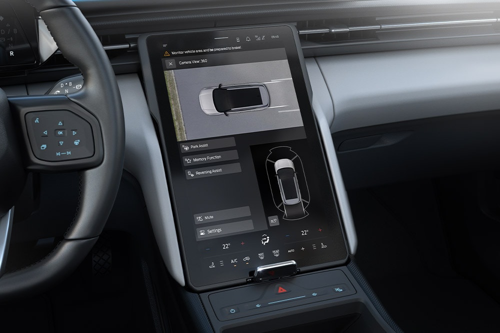 Close up of the dashboard of a Ford Explorer® showcasing its tech capabilities. 