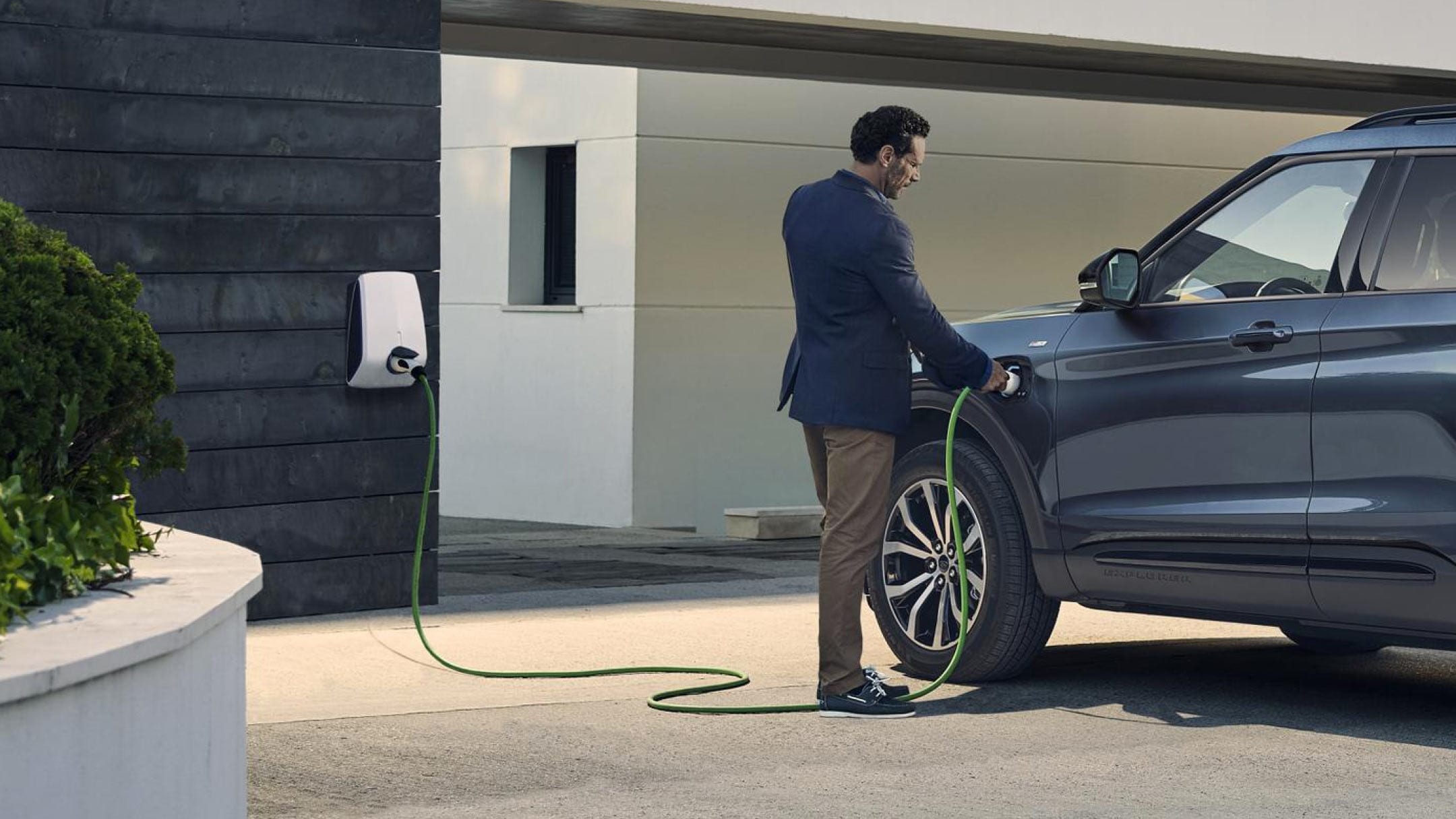 Ford Explorer Plug In Hybrid charging at home