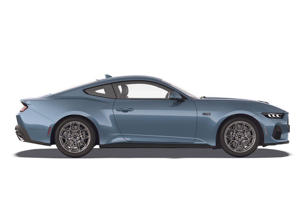 Μια Ford Mustang σε Vapour Blue χρώμα της σειράς των αυτοκινήτων επιδόσεων της Ford.
