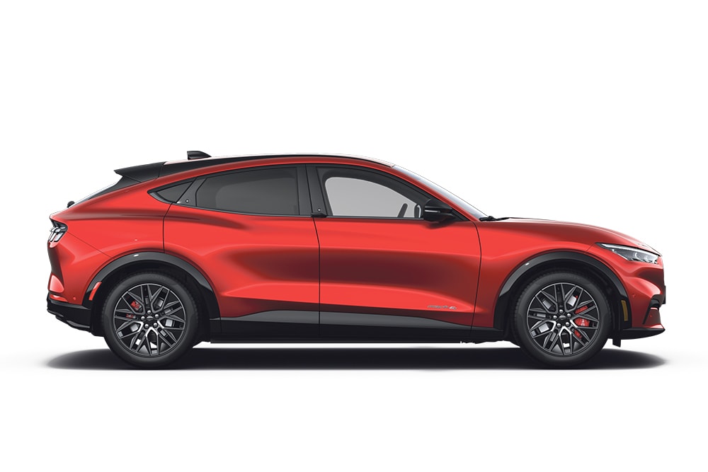 Κόκκινη Ford Mustang Mach-E της σειράς των αυτοκινήτων επιδόσεων της Ford.