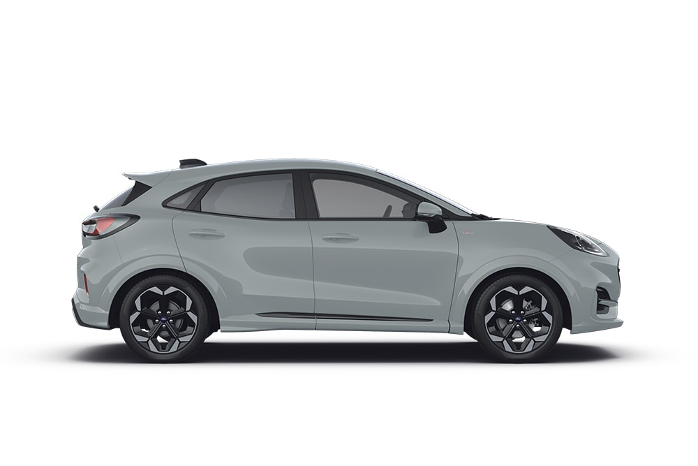 Ασημί Ford Puma ST της σειράς των αυτοκινήτων επιδόσεων της Ford.
