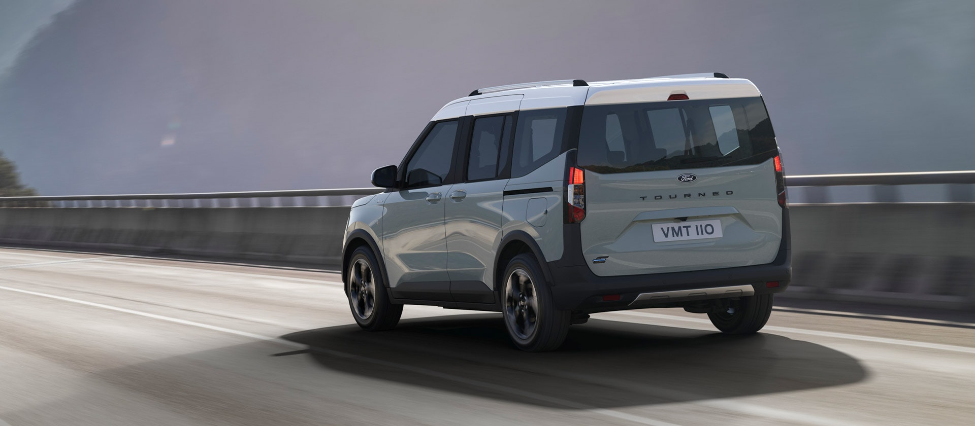 Ford E Tourneo Courier Active στο δρόμο