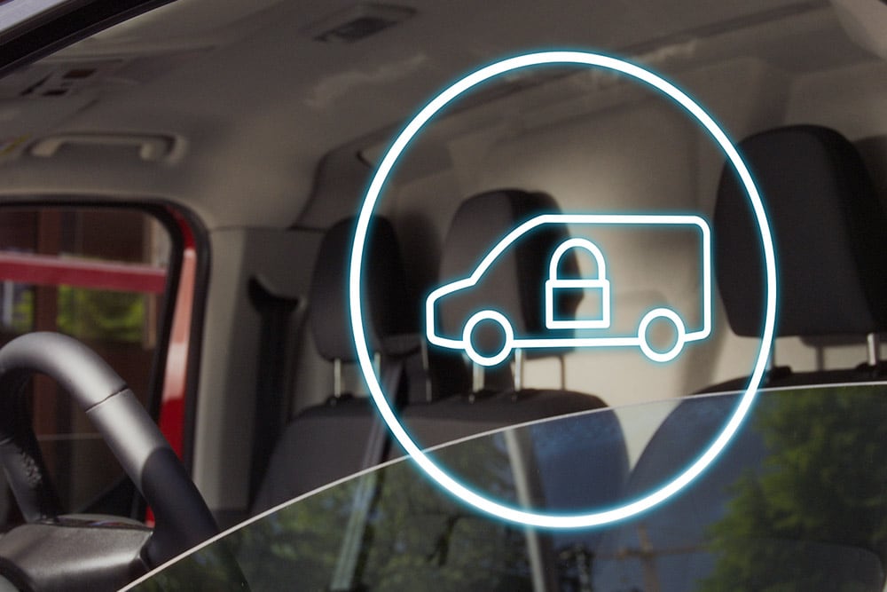 Εικονίδιο κλειδωμένου van στο παρμπρίζ ενός Ford Transit Custom.