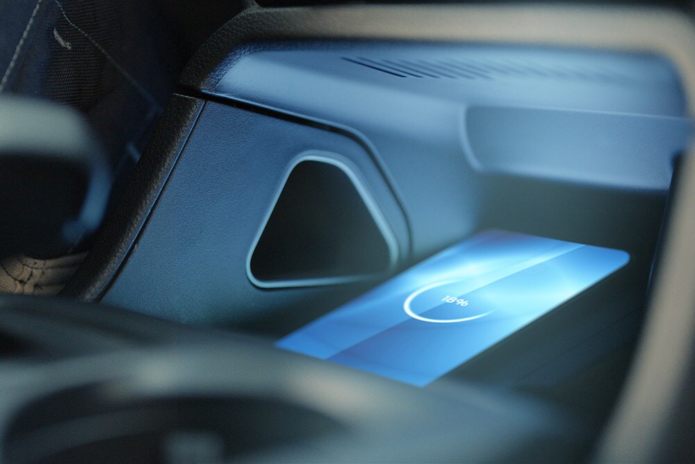 Βάση ασύρματης φόρτισης μέσα στο Ford Ranger.